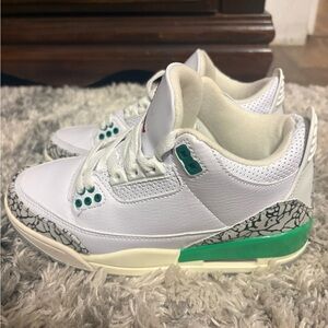 Jordan Women's White and Green Retro Sneakers